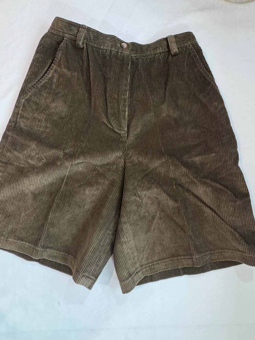 Vintage Olive Brown Corduroy Bermuda Shorts Grandpa Core Outdoorsy Women’s 8